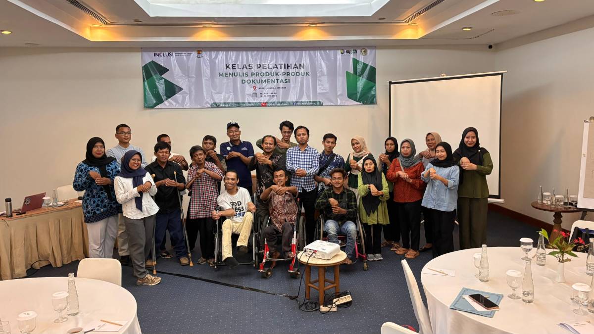 Belajar menulis, belajar menyuarakan perjuangan.